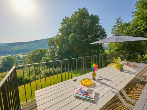 Beautiful country house overlooking the valley