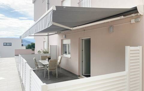 1 bedroom beautiful apartment in Komarna