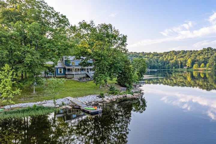 Lakefront Retreat•Private Dock•4 Kayaks•Sleeps 8