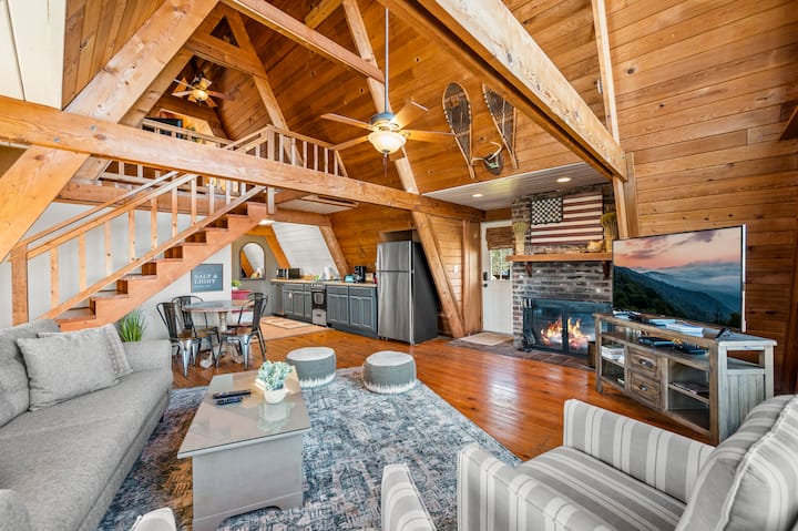 Sweet One|hottub|firepit|2 Queenbeds|dollywoodtkt - Gatlinburg, TN