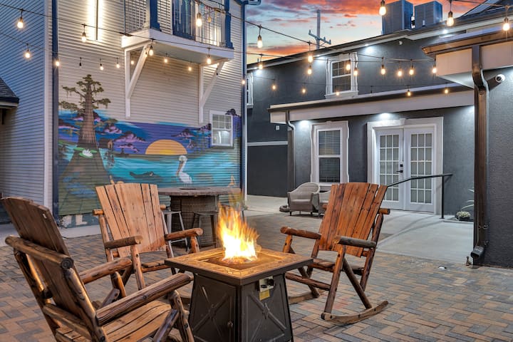 Spacious 3-BR Escape w/ Shared Pool near Canal St