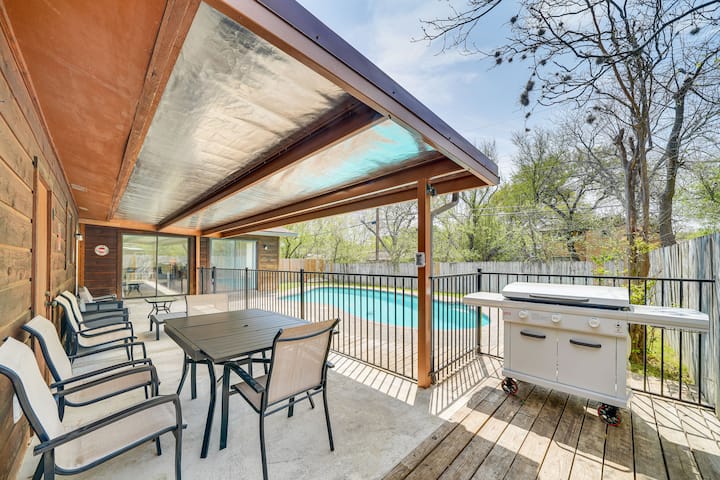 Pet-friendly San Antonio Vacation Rental W/ Pool! - Hollywood Park - San Antonio