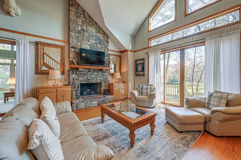 < 1 Mi to Marina: ‘Ford Mountain Retreat’ w/ Deck