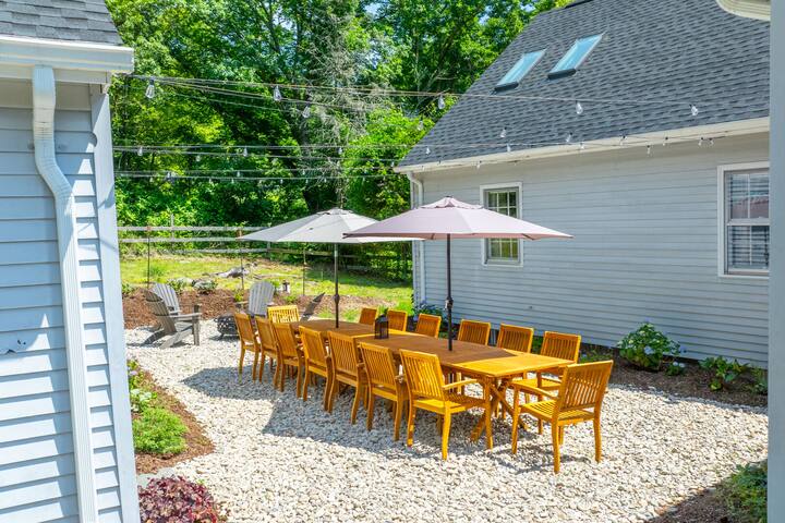 Private setting with hiking trails, sleeps 13, a/c gallery image 2