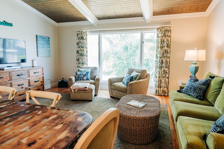 2bd/2bath Villa With Pool And Close To The Beach - Isle of Palms Beach, SC