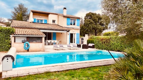 La Maison Bleue – Family-friendly, peaceful & air-conditioned