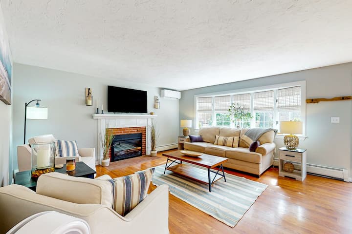 Dog-friendly Home With 2 Firepits & Great Deck - 1 - Falmouth, MA