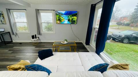 Your Calm Elegant Stay Maple Heights