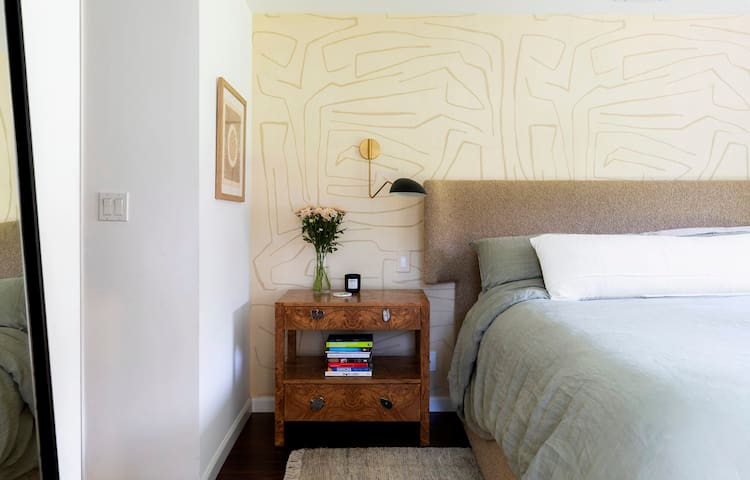 Sun-Drenched Spanish Manor Home in Mar Vista gallery image 4