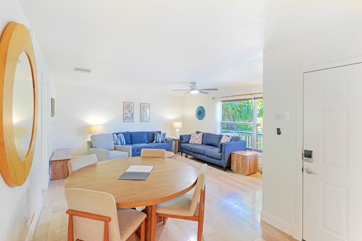 Gertrude Siesta | 8-steps Beach Path, 4-min Dining - Siesta Key, FL