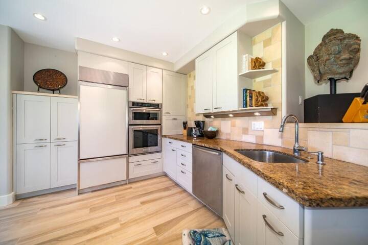 Opulent Villas in Maui: Ultimate Resort Living gallery image 4