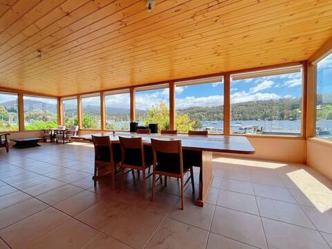 Coastal Cabin next to Bruny Island Ferry