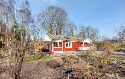 Amazing home in örkelljunga with WiFi