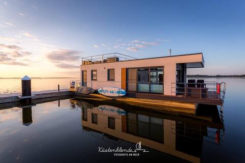 Hausboot für 4 Gäste mit 45m² in Ribnitz-Damgarten (251367)