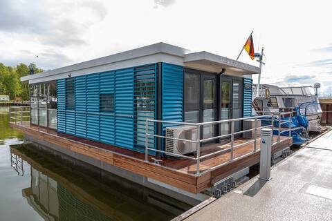 Houseboat for 4 guests with 45m² in Peenemünde (251100)