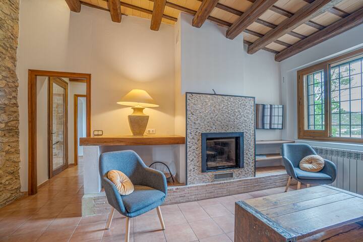 Holiday Home with Pool and Garden in Alt Empordà – gallery image 3