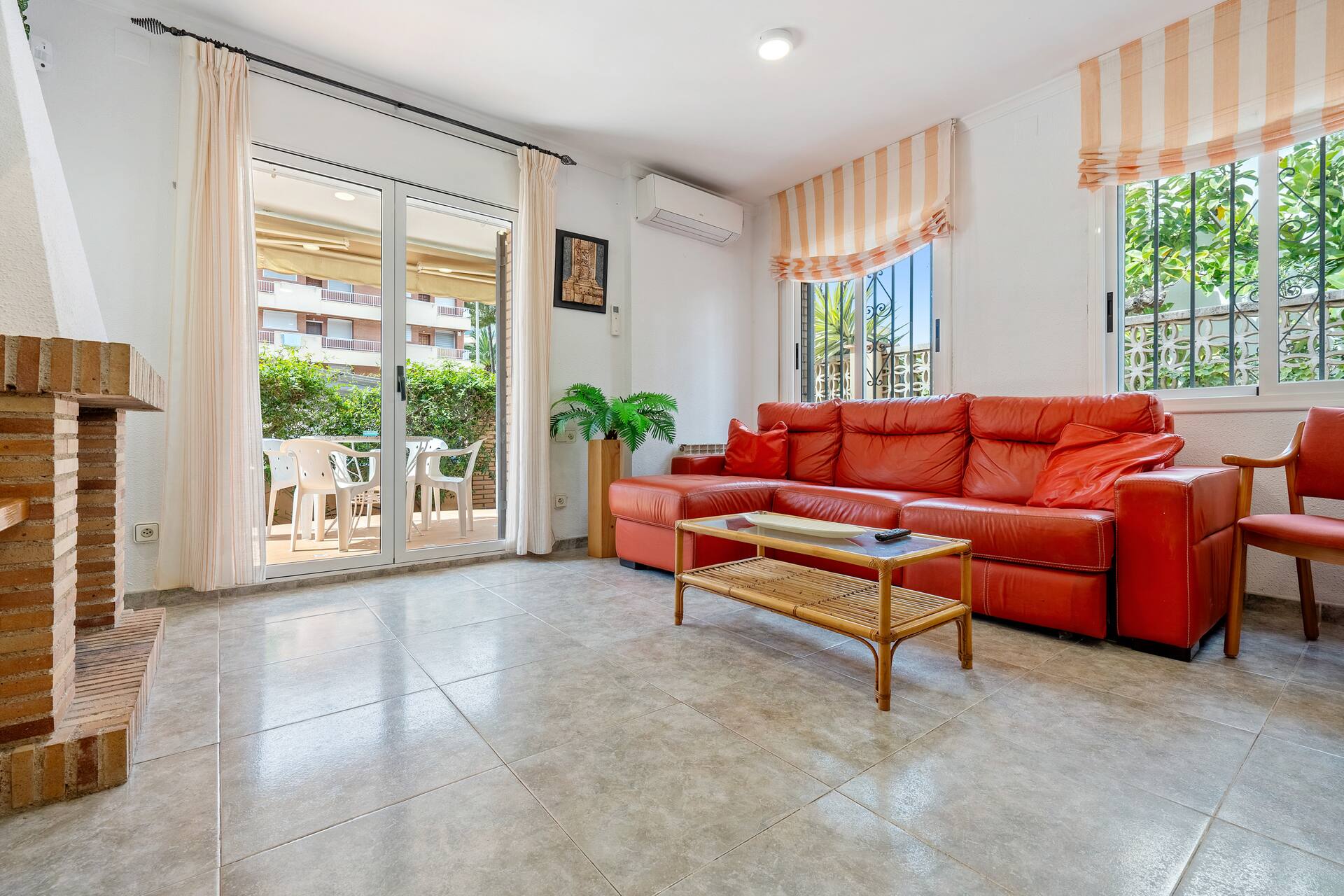 Vakantiehuis 'Villa Jordi y Nuri' met Privéterras, Wi-Fi en Airconditioning