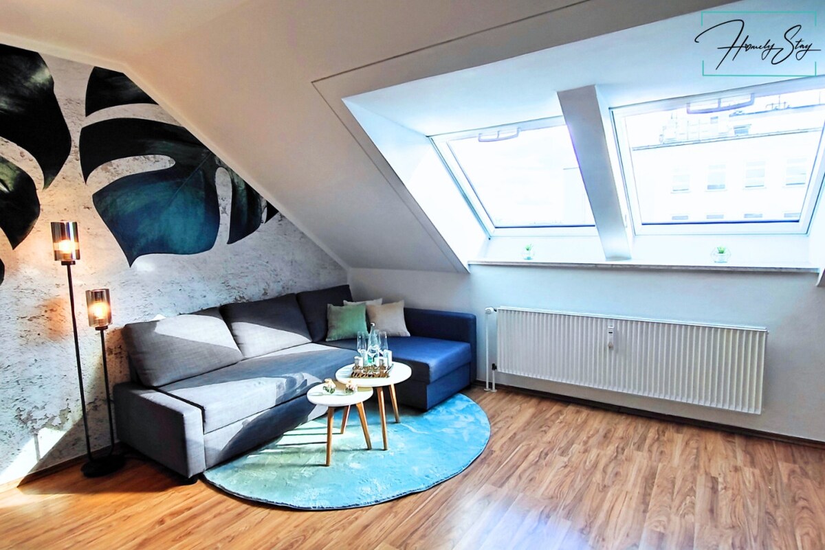 Successful Airbnb property: SerenityGreens | Design studio | Parking | Kitchen in Pasing