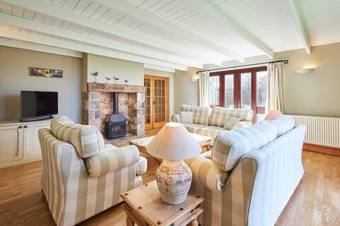 Host & Stay | The Coach House