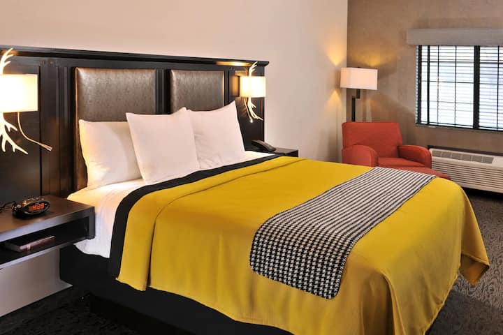 Unit with King size bed