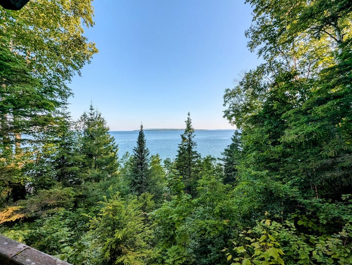 Bean Ravine - Unique Cabin Overlooking Lake Superi - Bayfield, WI