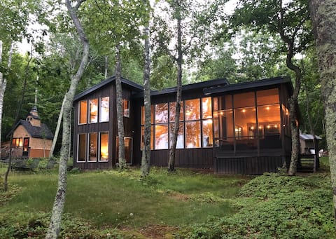 Feeling Superior - Cliffside Home with Amazing Lak