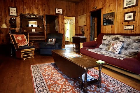 Weisel Cabin - Nostalgic Cabin located within walk