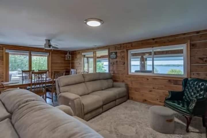 St. Lawrence River Modern Log Home - Jacques Cartier State Park, Morristown