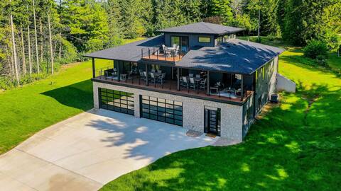 JAmbers Road America Track House