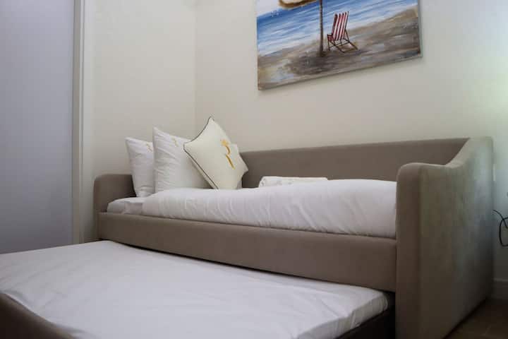 Nájdite si dokonalý nočný spánok v našej pokojnej a štýlovej spálni