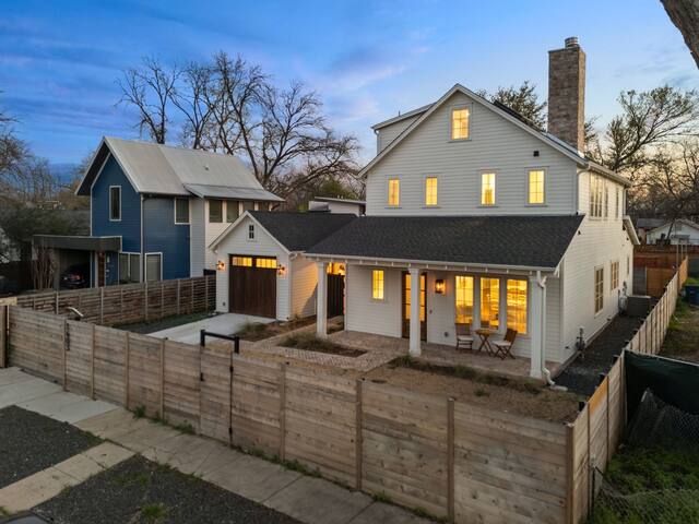 Gated 5 Bedroom Walkable to East Austin gallery image 2