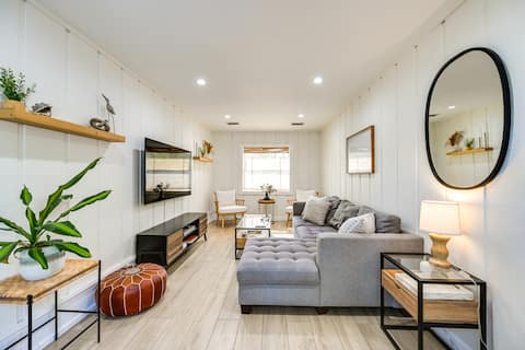 Modern Naples Duplex Home ~ 7 Mi to Beach!