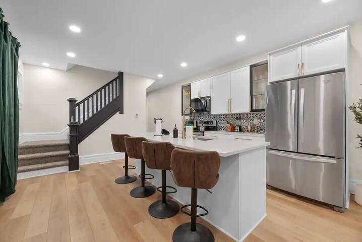 Inviting 7 Bed Home with Hot Tub and Fire Pit gallery image 2