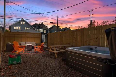 Spacious 5-Bedroom Home with Hot Tub