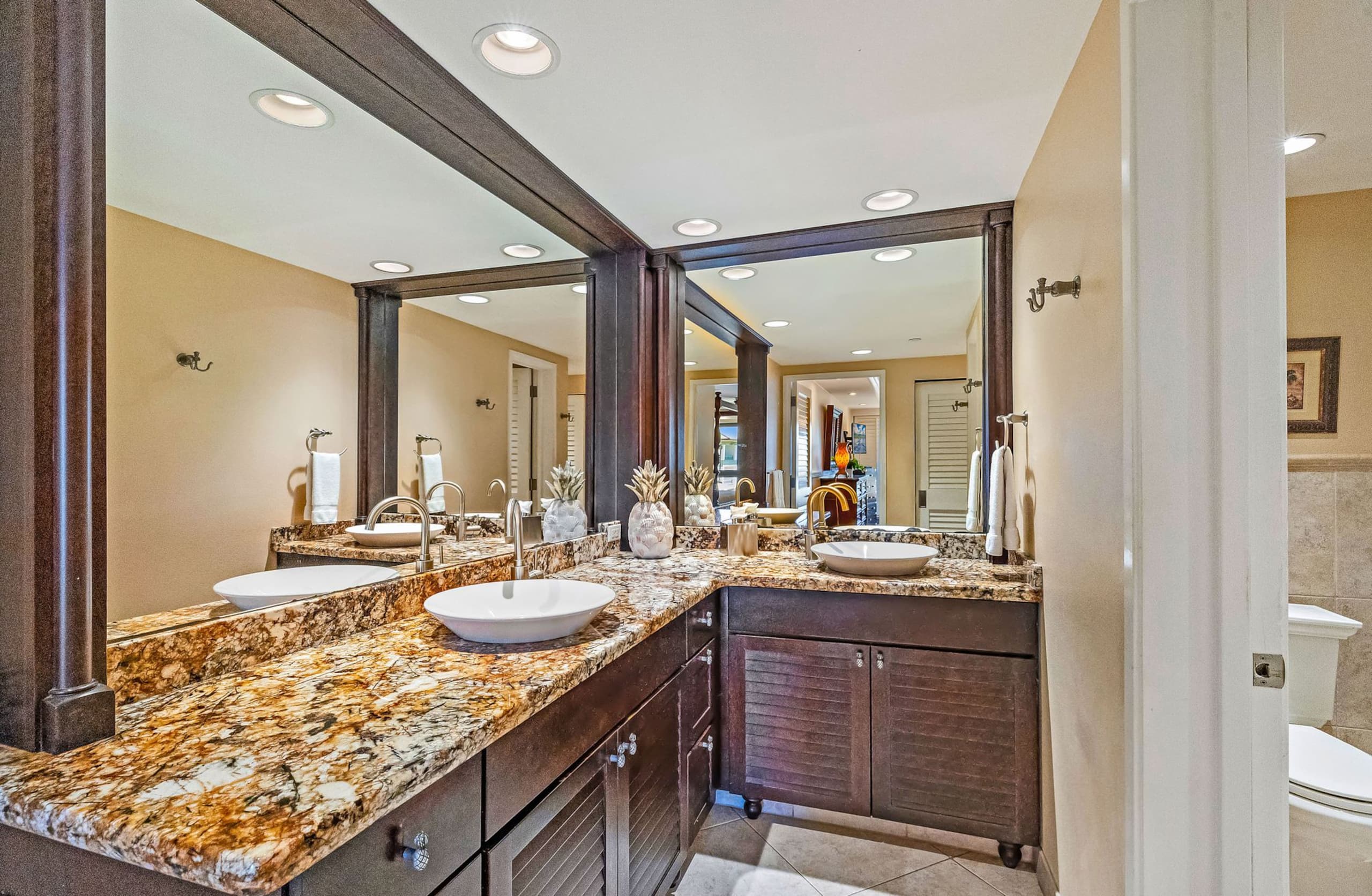 Condo in Lahaina · ★5.0 · 3 bedrooms · 5 beds · 2 shared baths - Image 24