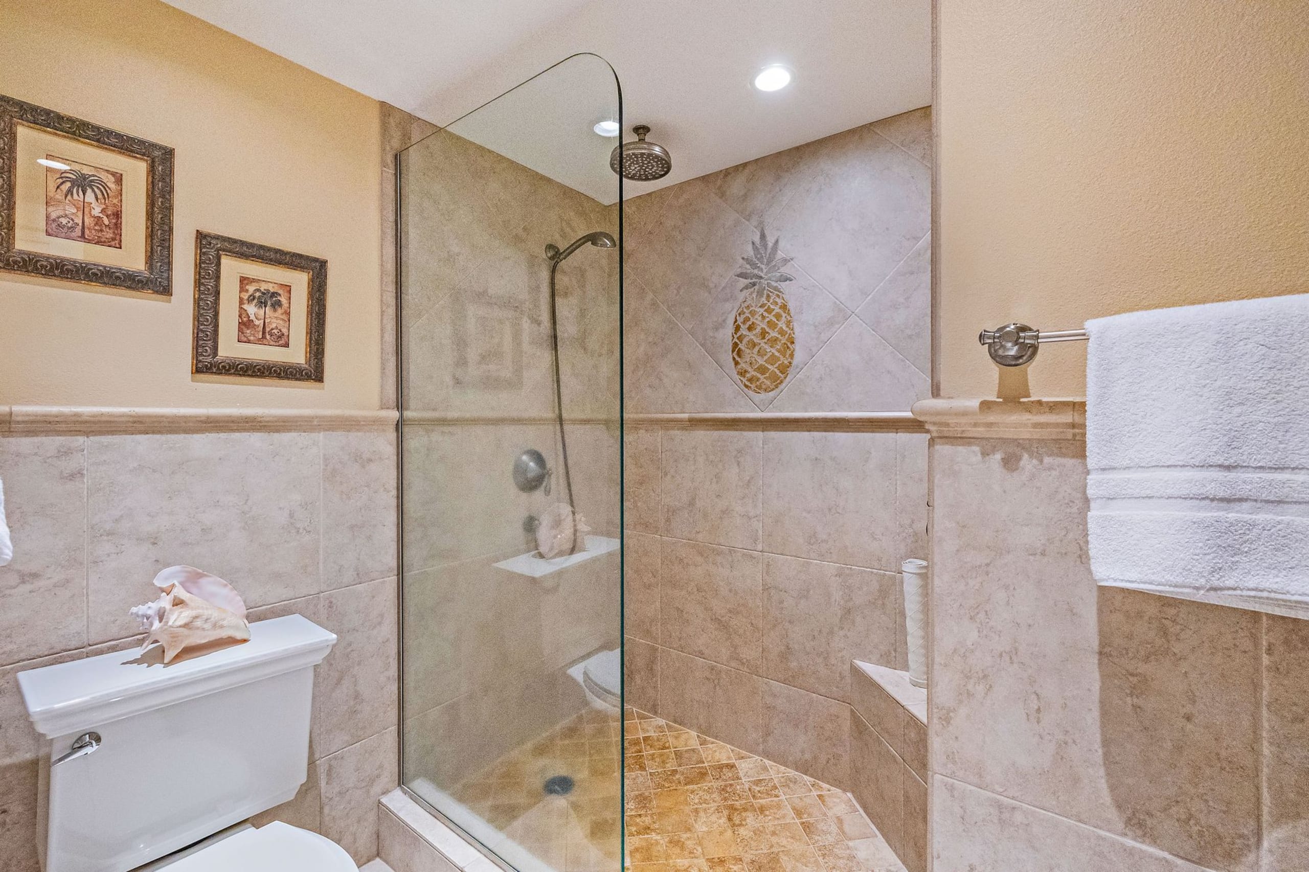Condo in Lahaina · ★5.0 · 3 bedrooms · 5 beds · 2 shared baths - Image 25