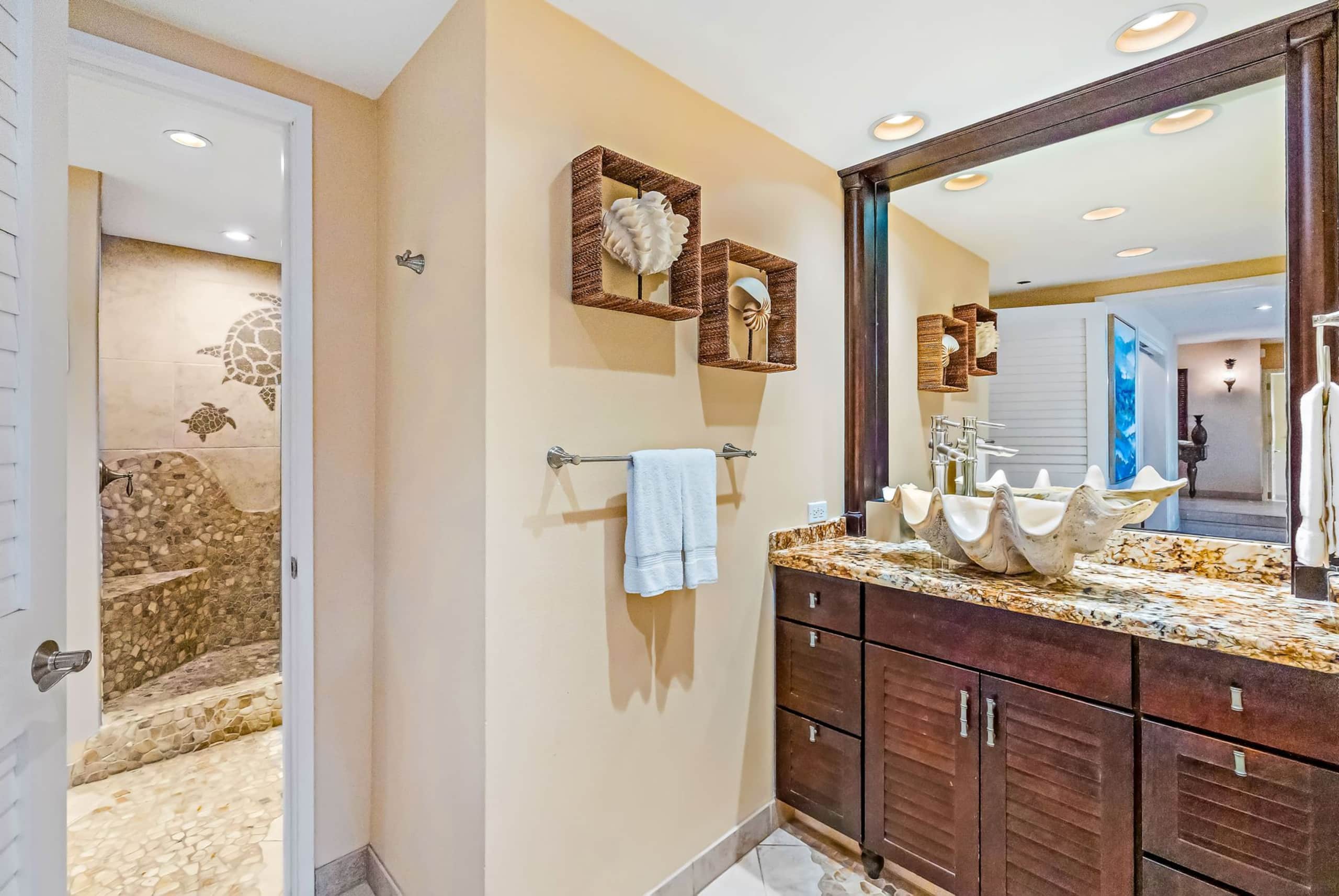 Condo in Lahaina · ★5.0 · 3 bedrooms · 5 beds · 2 shared baths - Image 30