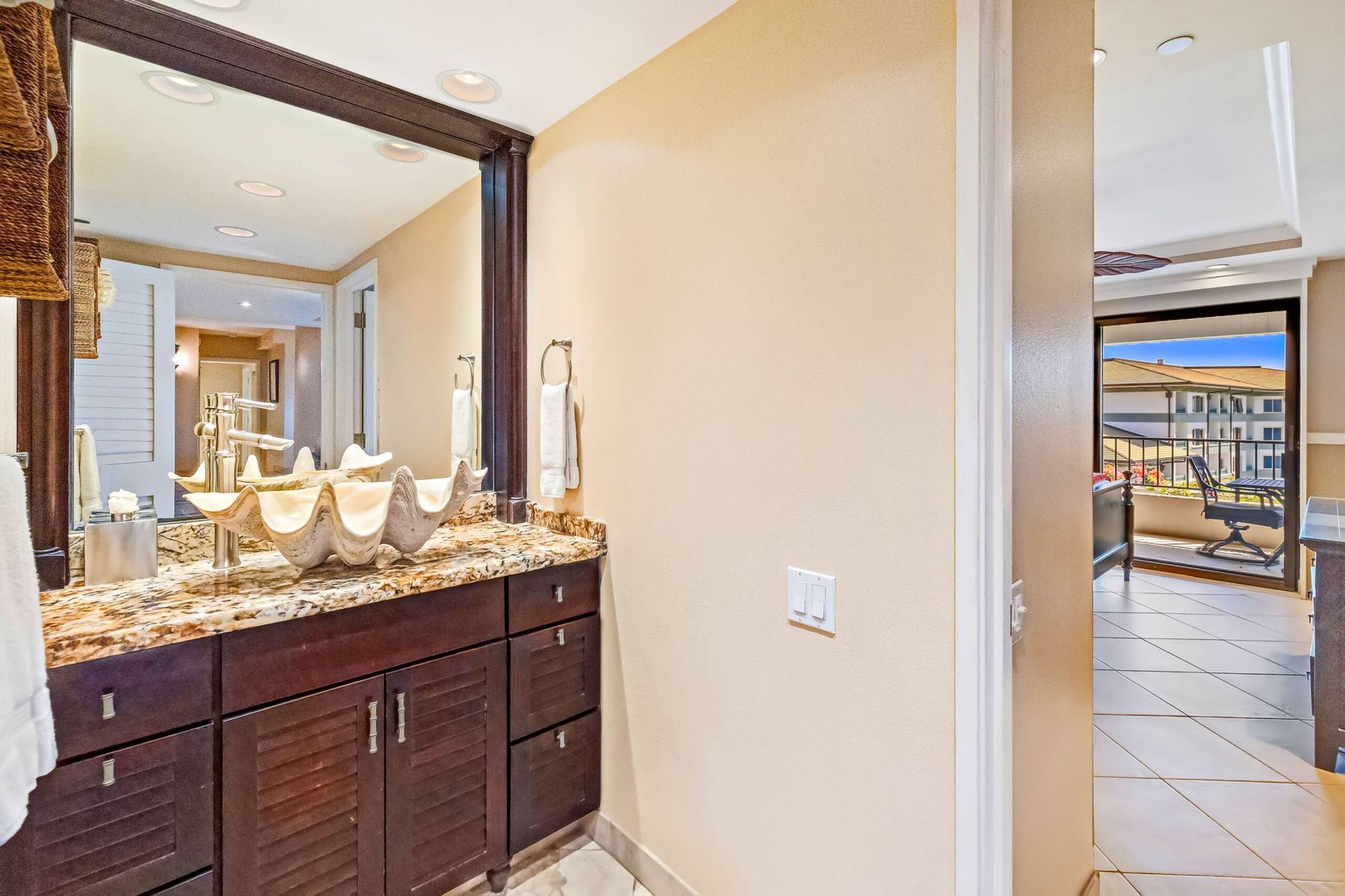 Condo in Lahaina · ★5.0 · 3 bedrooms · 5 beds · 2 shared baths - Image 29