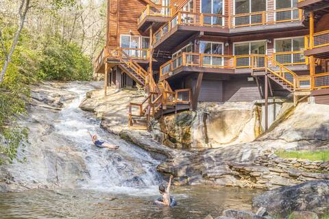 Private 60ft Sliding Waterfall! Sleeps 20!