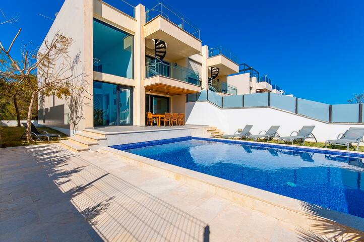 Villa Aqua gallery image 2