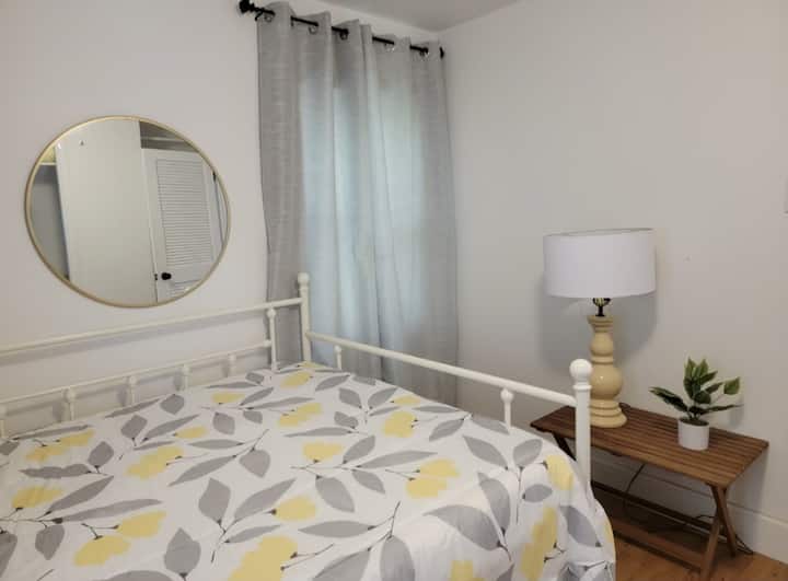 Спалня 2 - целодневно легло с 2 отделни легла