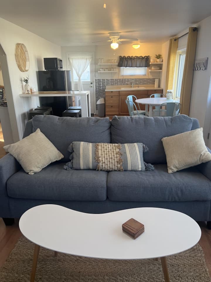 План на отворения етаж - всекидневна, трапезария и кухня