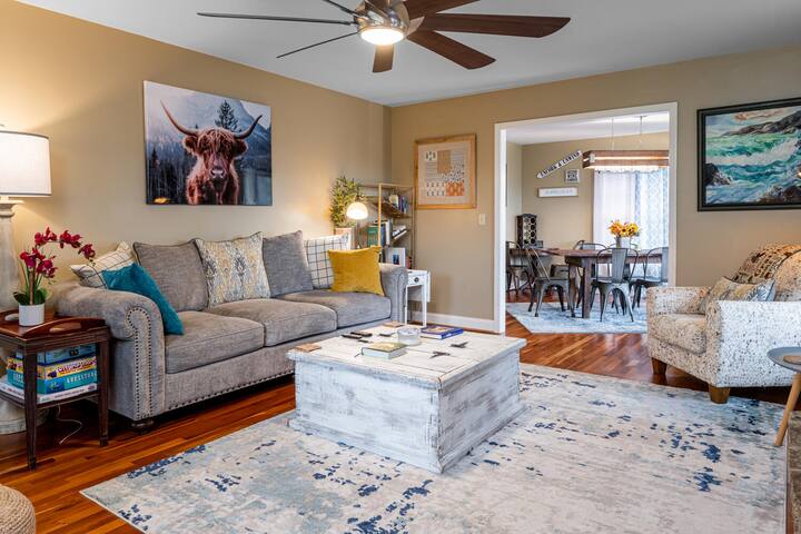 Biltmore Basecamp-6 King BRs-Hot Tub-9ft Slate Poo gallery image 4