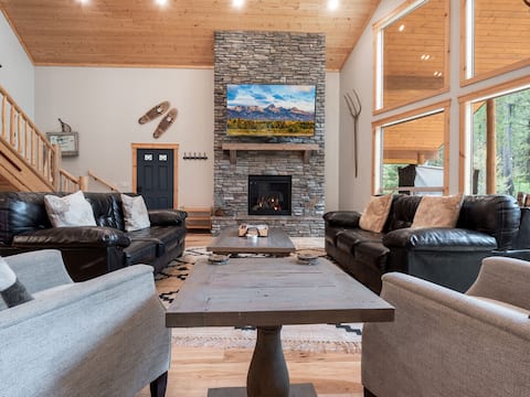 HotTub,Deck,Firepit,Grill,Views|Yellowstone Escape