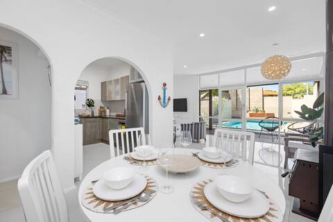 Maylands Coastal Vibe by Home2BnB