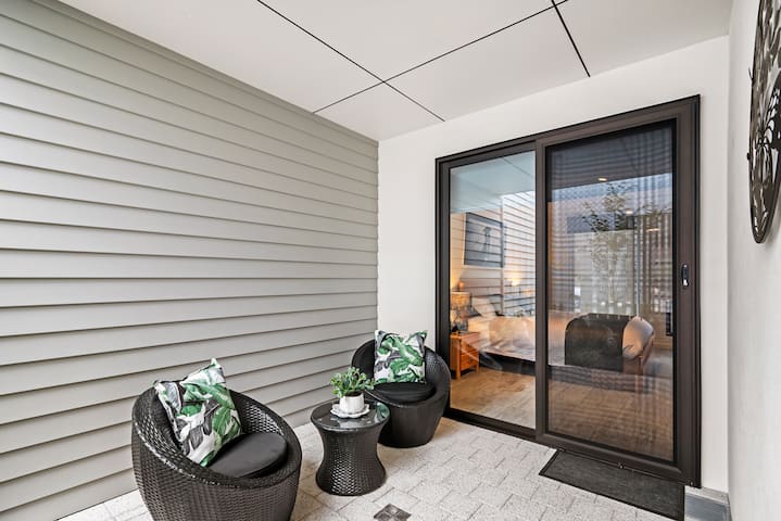 Sunrise at Middleton – A short walk to the beach gallery image 4