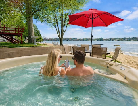 Beachfront! Pontoon Rtl +Hot Tub +Pedal Boat/Kayak