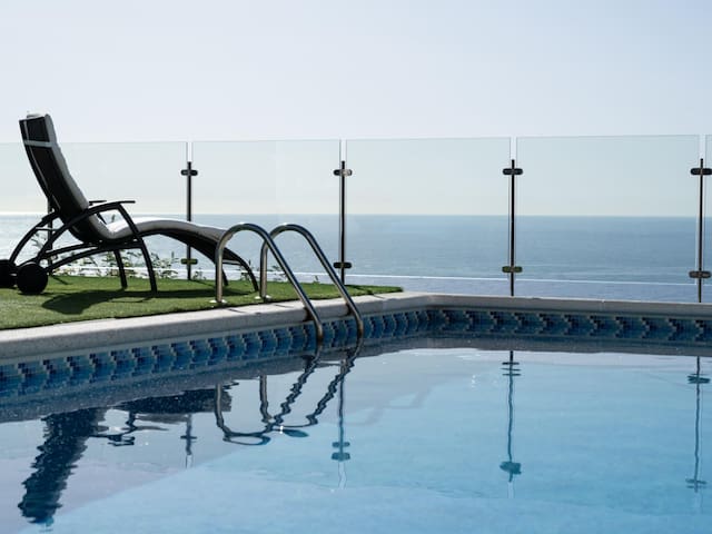 Uhe by Danlux Invest. House with a private pool