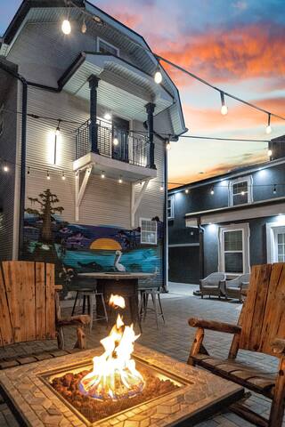 NOLA Getaway! 4BR w Shared Backyard near Streetcar gallery image 2