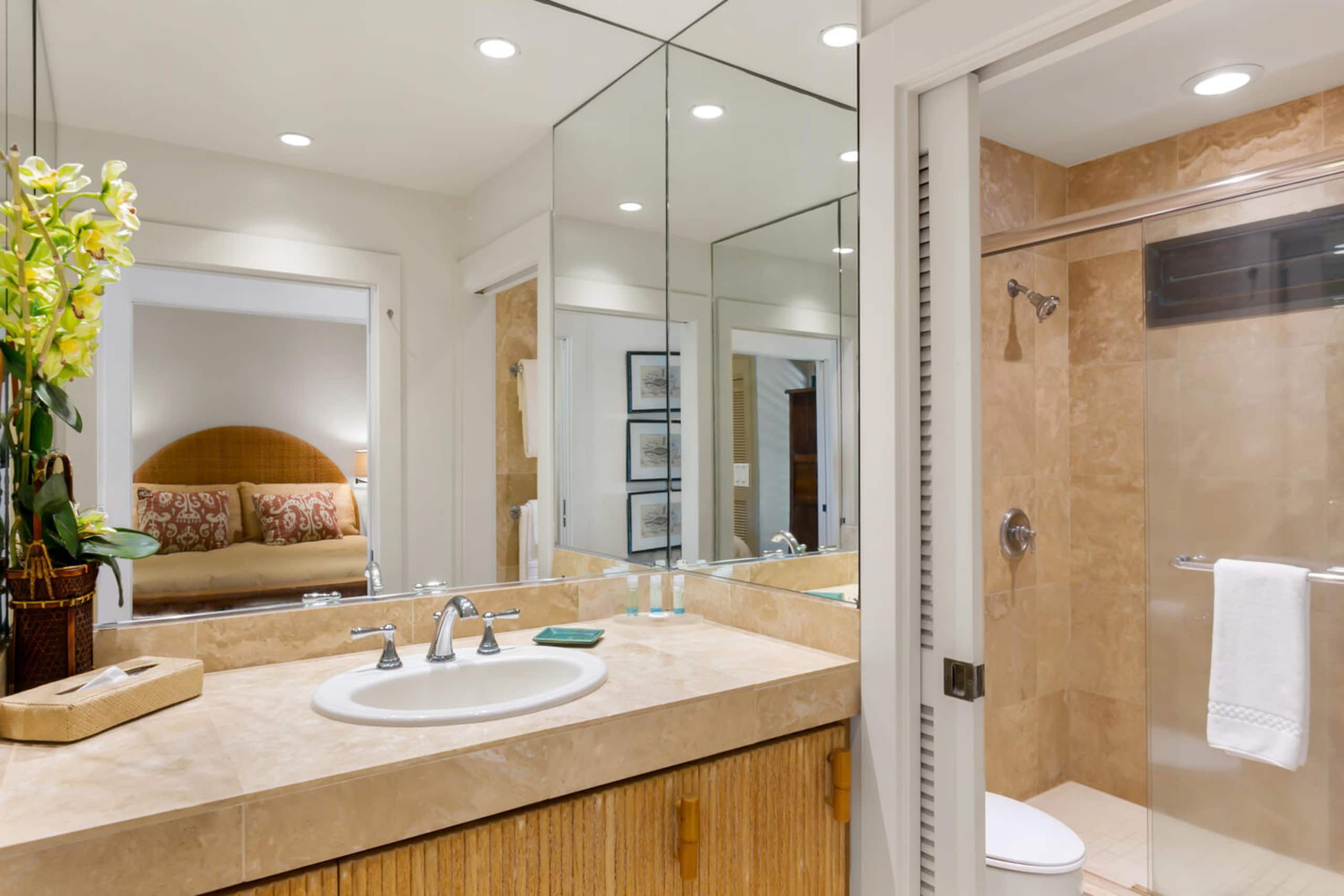 KP9 Beachfront Ocean View | AC • Pool • Modern - Image 18